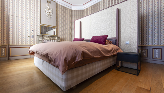 Chambre élégante de la Suite Royale au Van der Valk Hotel Sélys Liège