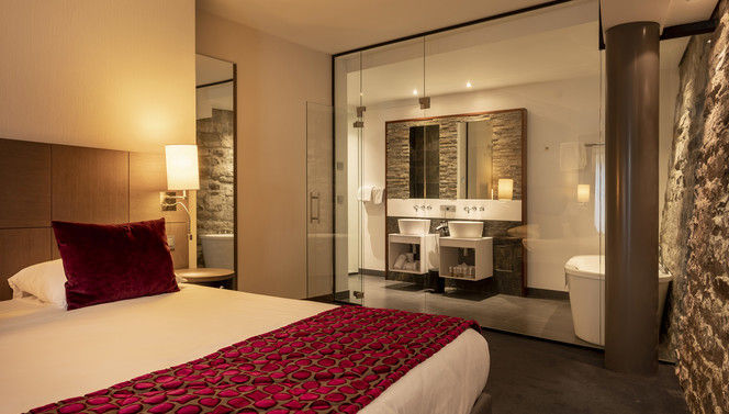 Chambre Suite Deluxe avec lit king-size au Van der Valk Hôtel Liège Sélys