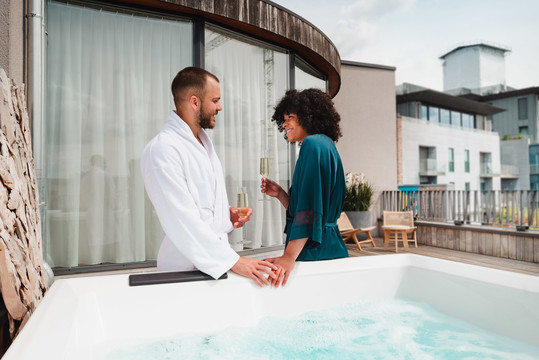 suite wellness jacuzzi