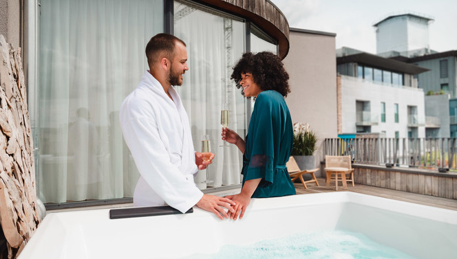 suite wellness jacuzzi 